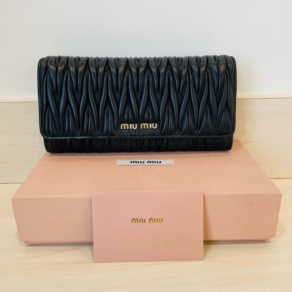 Classic Beautiful Long Clutch-Wallet from Prada - miu miu Matelasse Nero